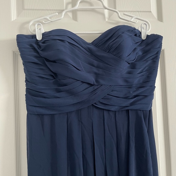 David’s Bridal Crinkle Chiffon Dress with Cascade Skirt, Color Marine, Size 18 - Picture 4 of 11